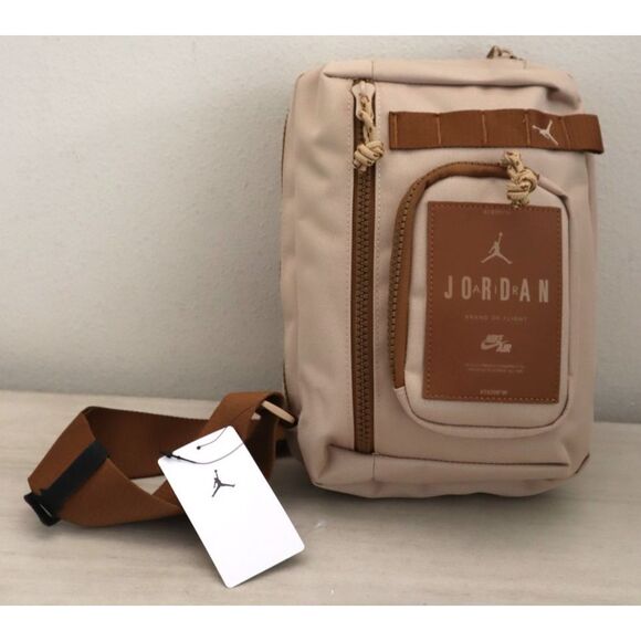 Air Jordan MA0839-X0L Unisex O/S Brown Hesi Crossbody Bag (3L) Sling Bag - Picture 1 of 8